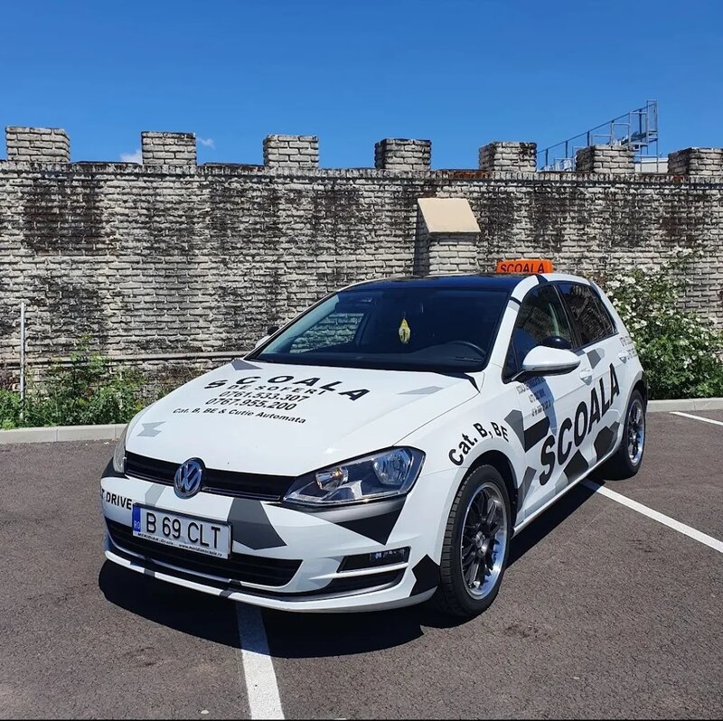 Colt Drive, scoala de soferi,