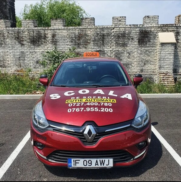 Colt Drive, scoala de soferi,